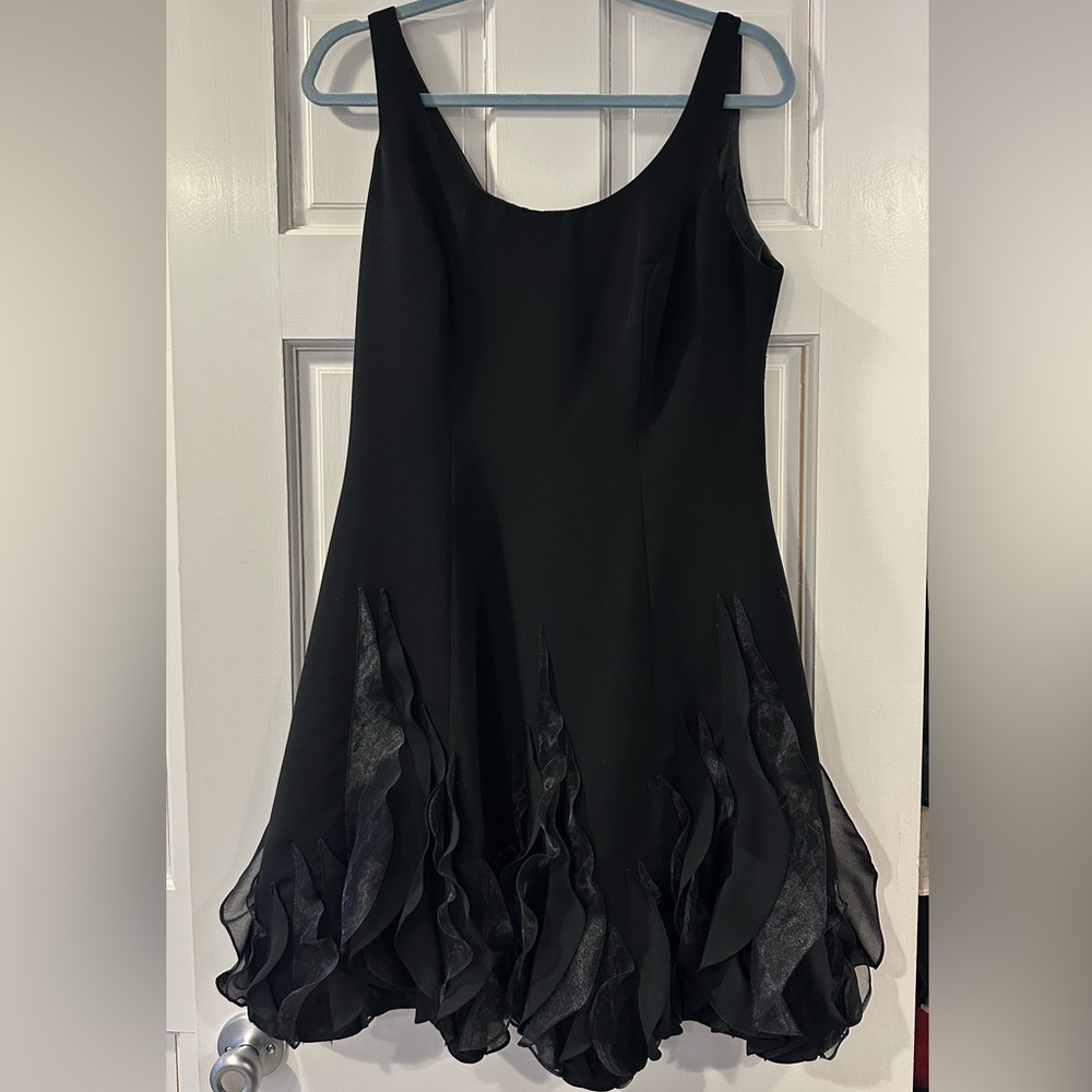 Black Sleeveless A-Line Dress with Textured Hem